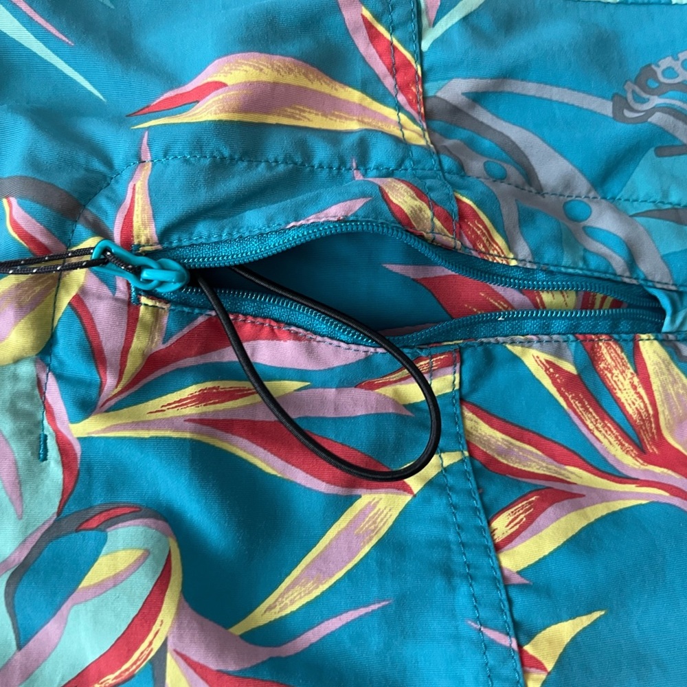 SOLD Patagonia Men’s Minimalist Wavefarer Board Shorts Bird Of Paradise LIKE NEW - Picture 3 of 7